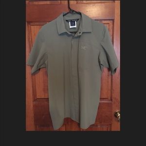 Arc’teryx Men’s button down Polo shirt